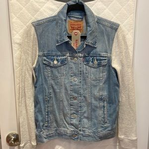 New! Levi’s hybrid denim jacket